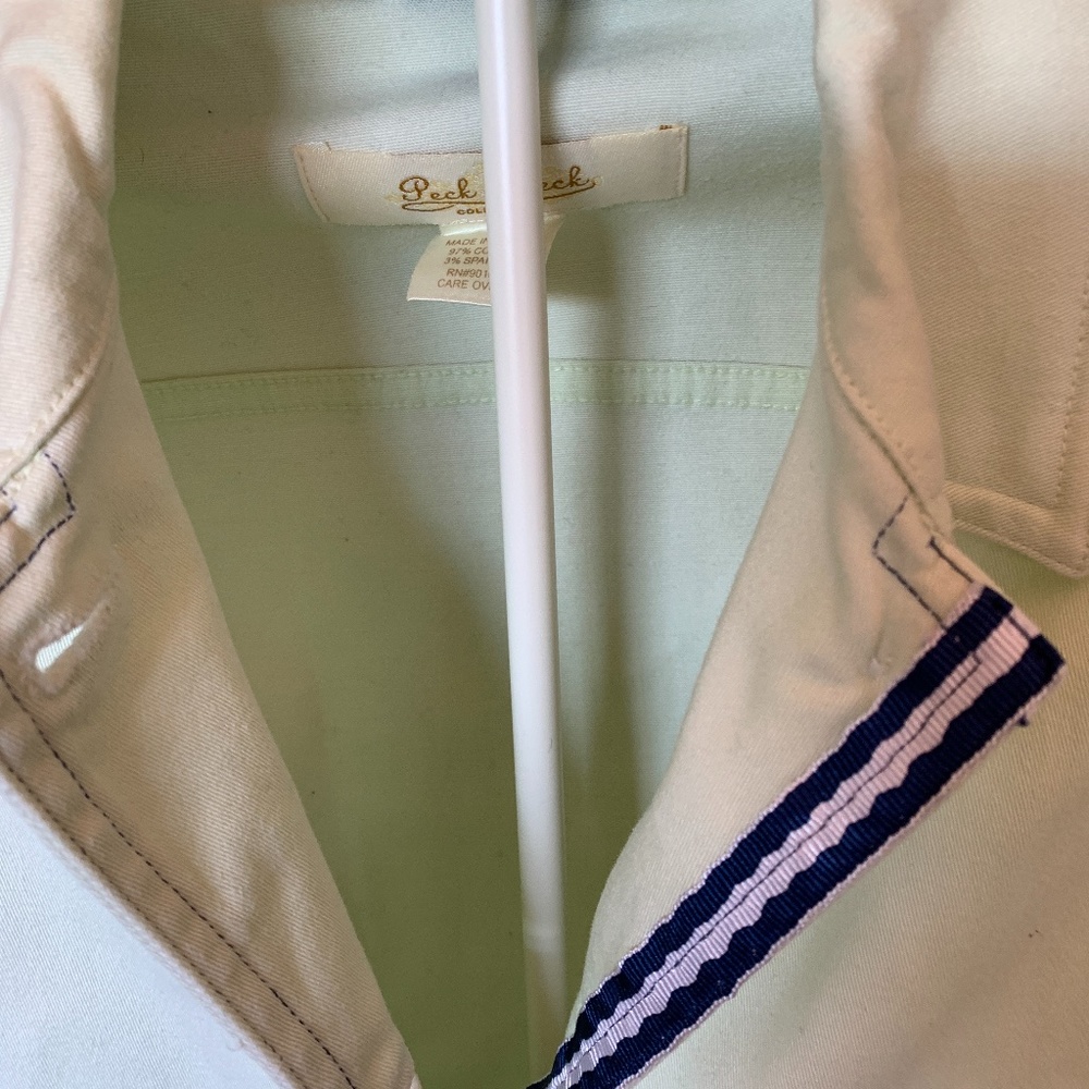 Peck and peck light green spring jacket. Worn about 5x